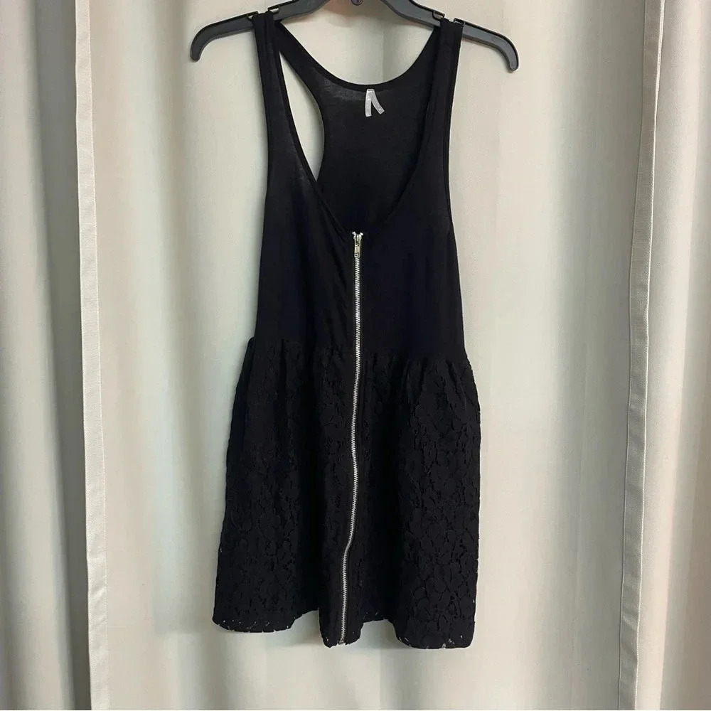 Max Rave black sleeveless dress front zip lace attached skirt size med